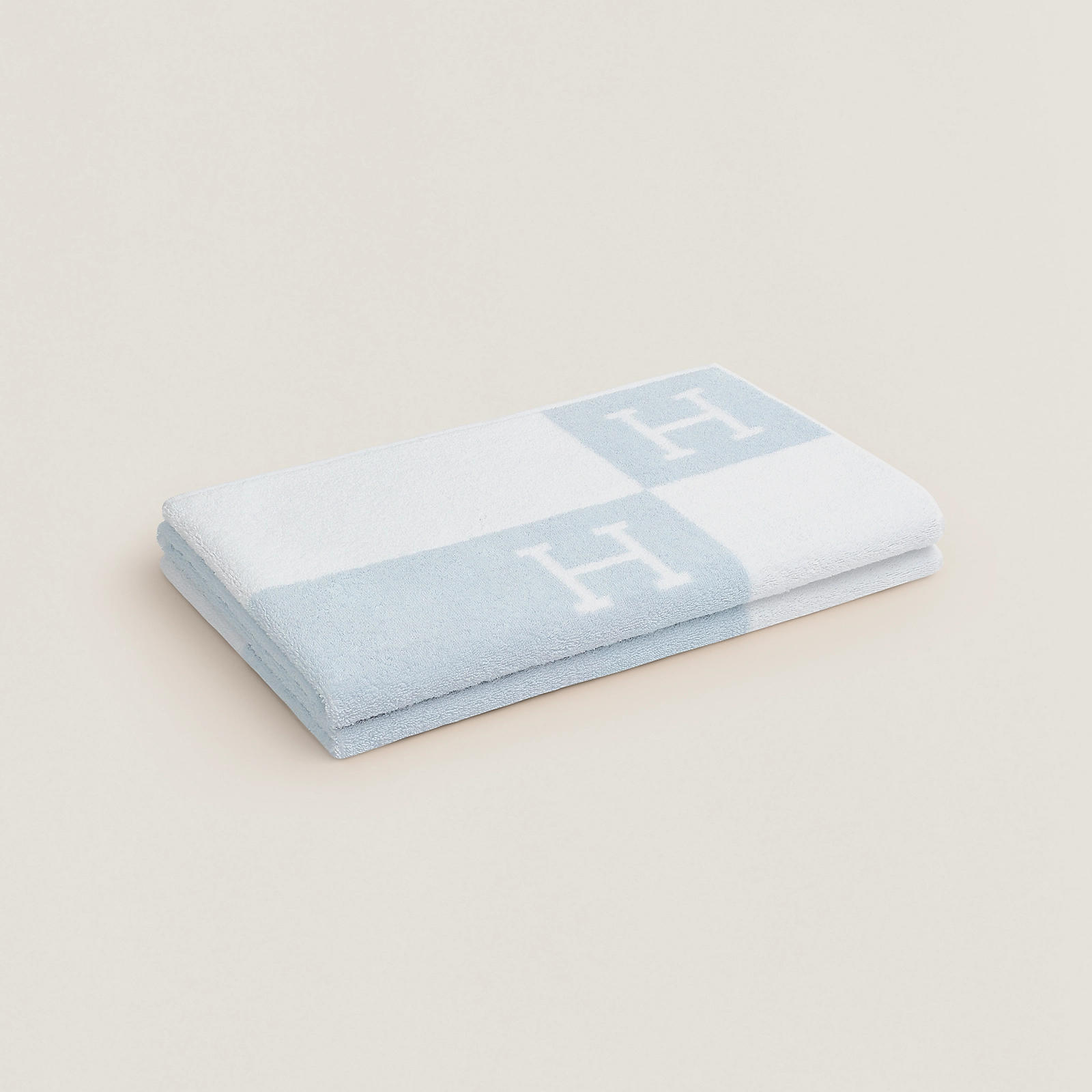 Hermes Avalon Bath Towel (2 Colors)