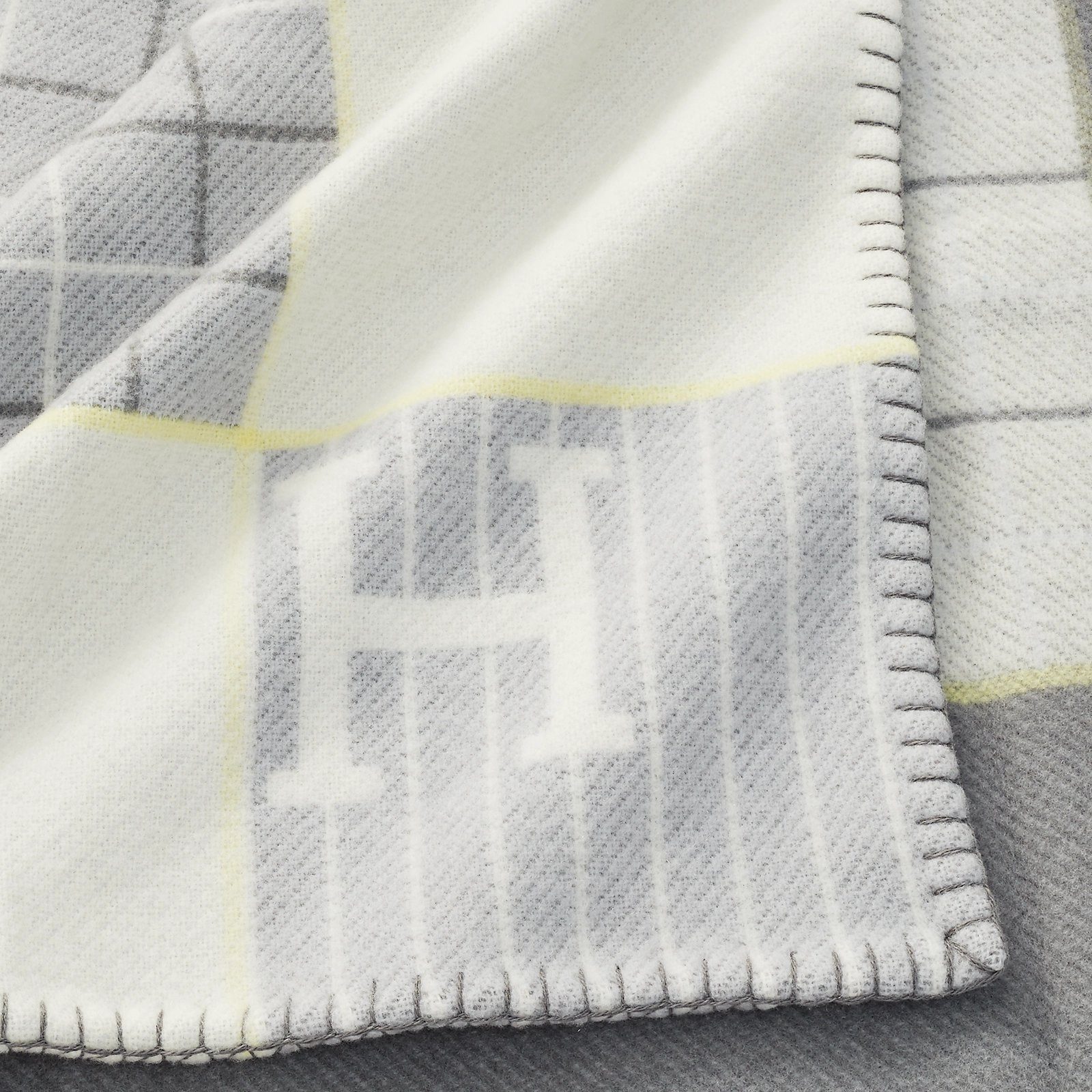 Hermes Avalon Cabriole Blanket (4 Colors)